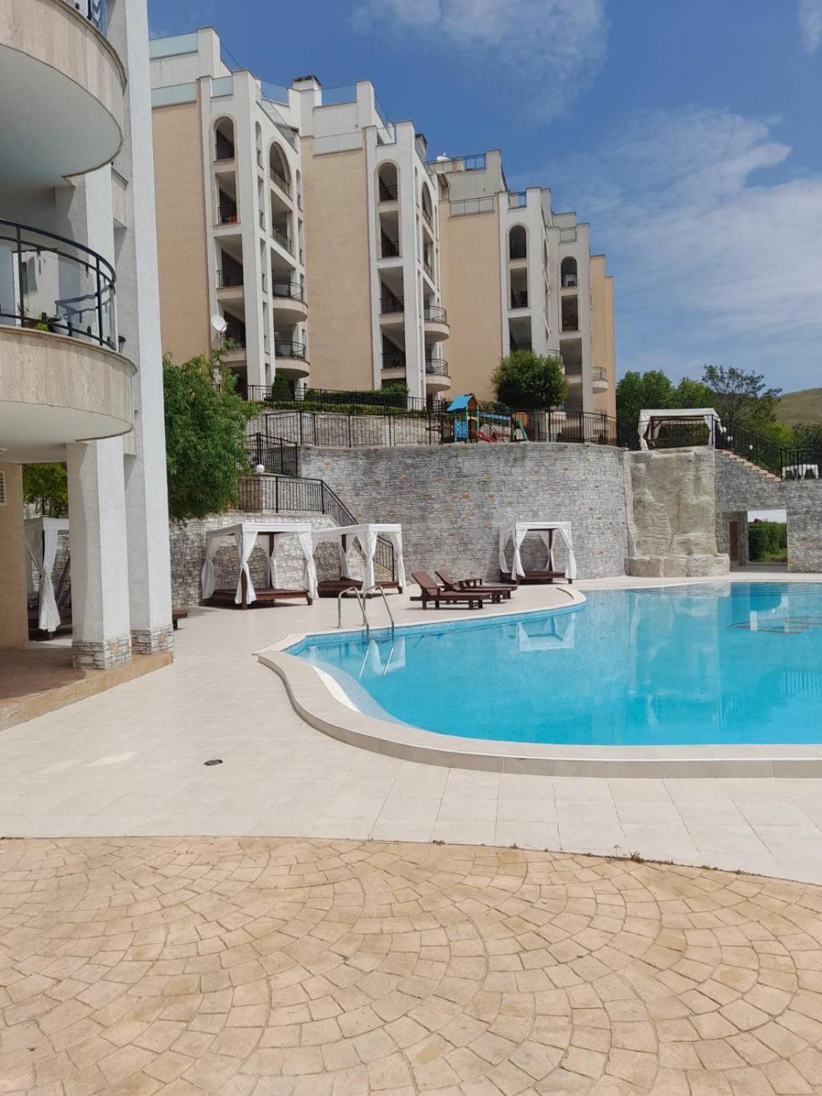 Queen'S Garden Balchik Apartment Exterior foto